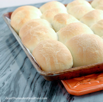 Old fashioned Soft and Buttery Yeast Rolls