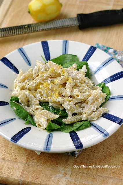 Pasta with Ricotta, Lemon, and Spinach